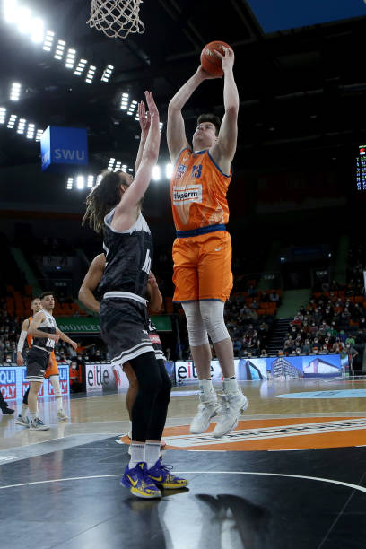 仅要求他在 仅要求他在