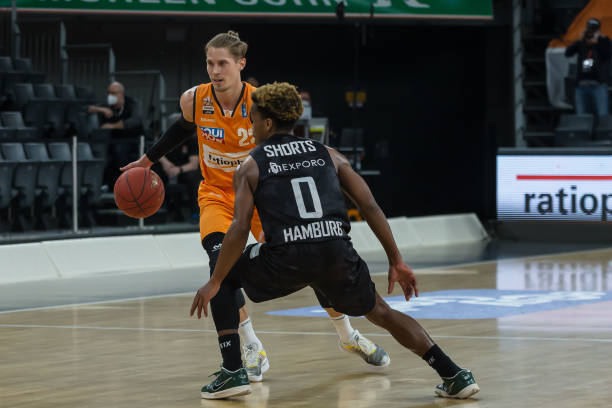 马丁内斯 马丁内斯