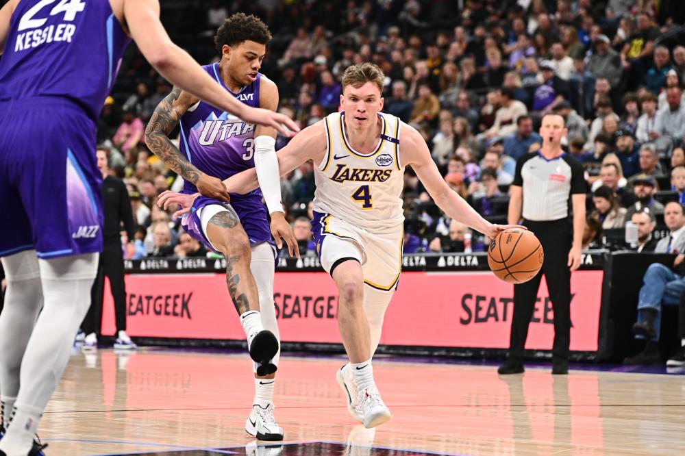 耳目一新的 耳目一新的